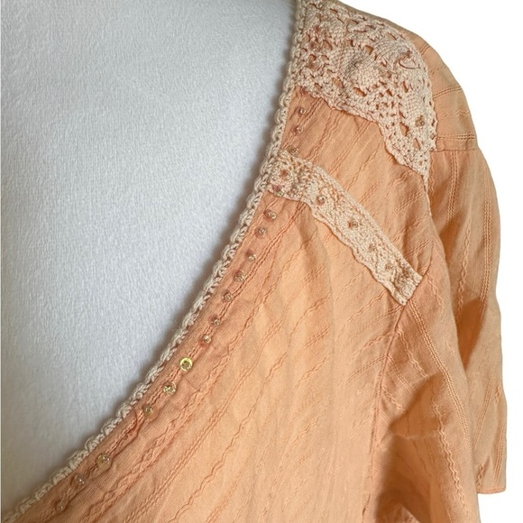 Lane Bryant Peach V-neck Crocheted Hem Top Size XL/XXL - Picture 5 of 16